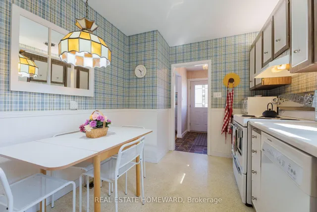 Additional image 20 of 3 Chestermere Blvd