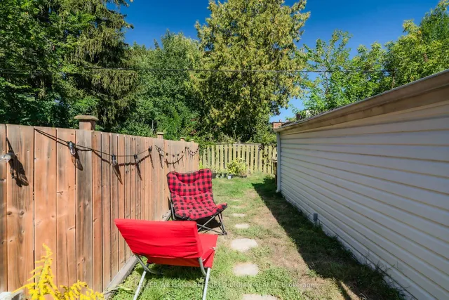 Additional image 33 of 678 Sammon Ave