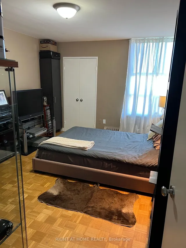 Additional image 26 of 360 Ridelle Ave Unit 1812