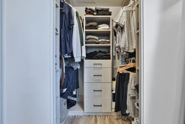 Additional image 16 of 28 Linden St Unit 2308