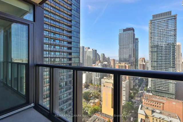 Additional image 31 of 110 Charles St Unit 2904