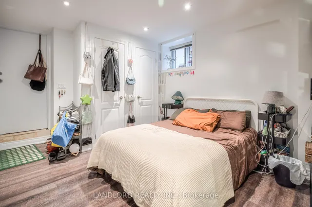 Additional image 31 of 22 Rusholme Park Cres