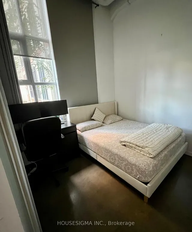 Additional image 7 of 404 King St Unit 109