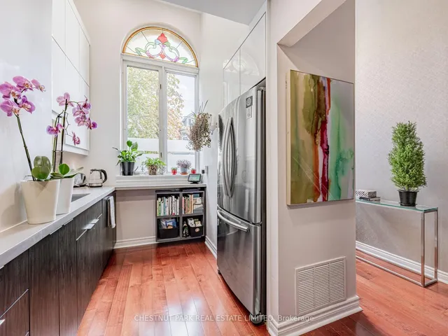 Additional image 11 of 280 Sherbourne St Unit 4