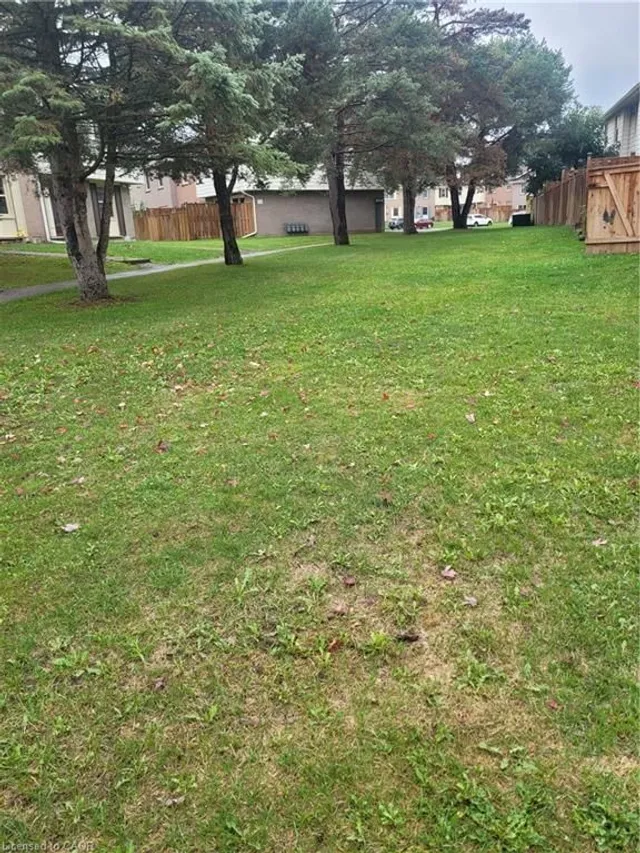 Additional image 19 of 27 Queenston Dr