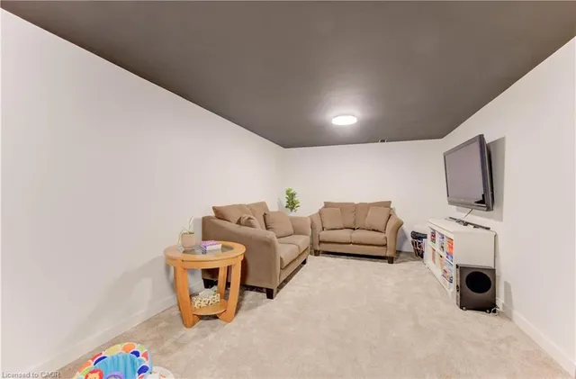 Additional image 33 of 76 Kenwood Dr