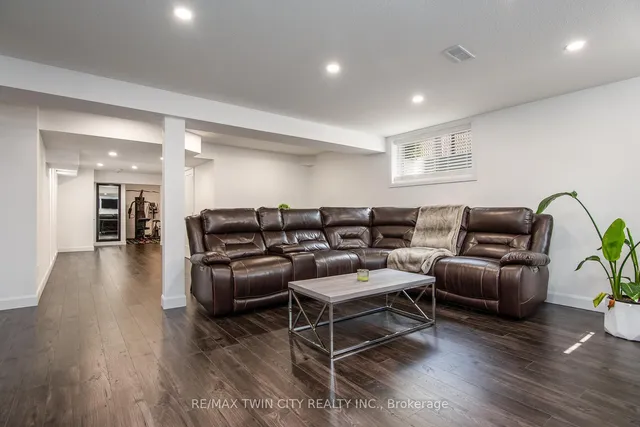 Additional image 41 of 232 Shady Glen Cres