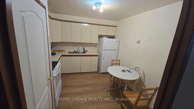 Additional image 7 of 3460 Keele St Unit 921