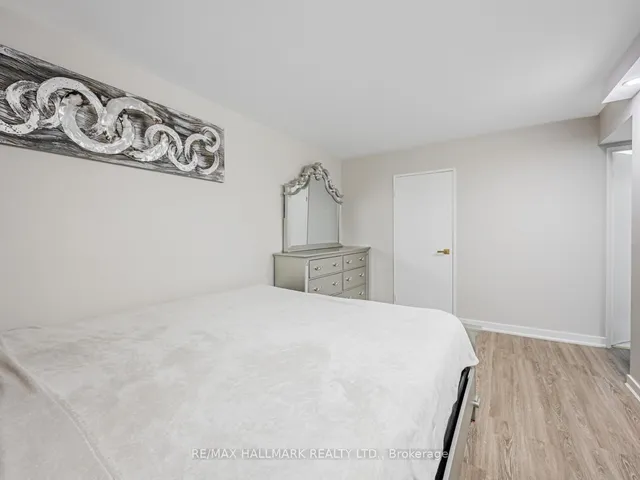 Additional image 27 of 40 Sunrise Ave Unit 104