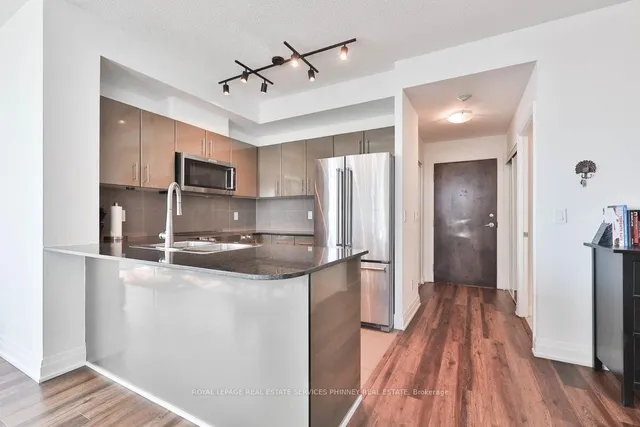 Additional image 3 of 16 Yonge St Unit 3109