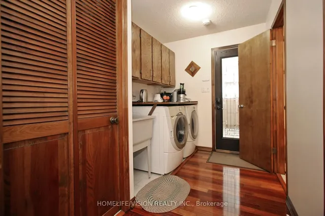 Additional image 25 of 12 Relroy Crt