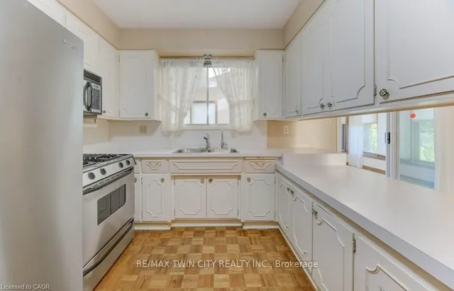 Additional image 25 of 12 Old York Cres