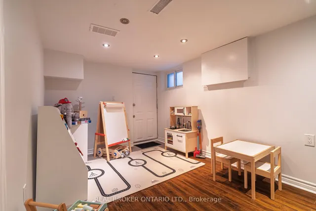 Additional image 37 of 204 Earlscourt Ave