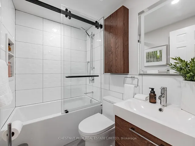 Additional image 17 of 280 Sherbourne St Unit 4