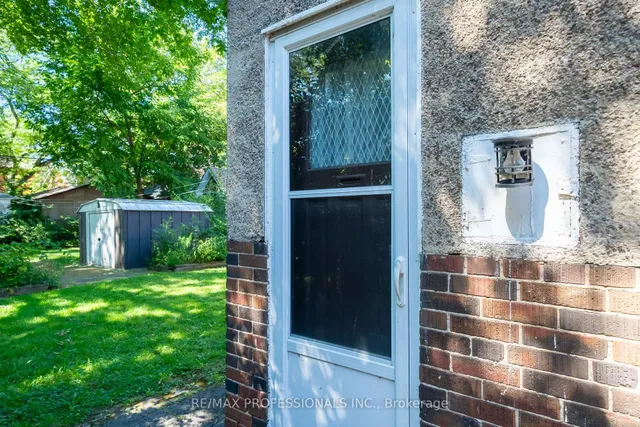 Additional image 31 of 24 Queens Ave