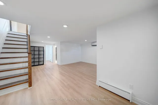 Additional image 22 of 15 Coach Liteway