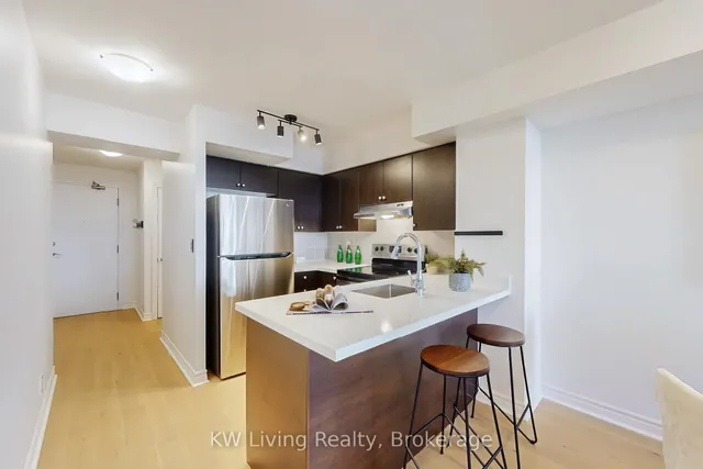 Additional image 6 of 225 Wellesley St Unit 509