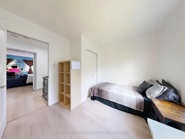 Additional image 35 of 75 Mossbrook Cres