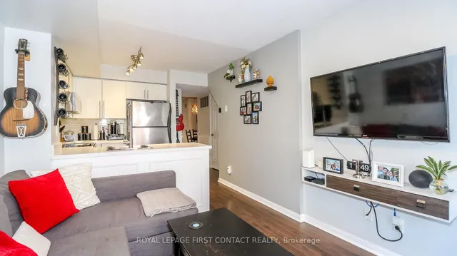 Additional image 9 of 10 Laidlaw St Unit 719