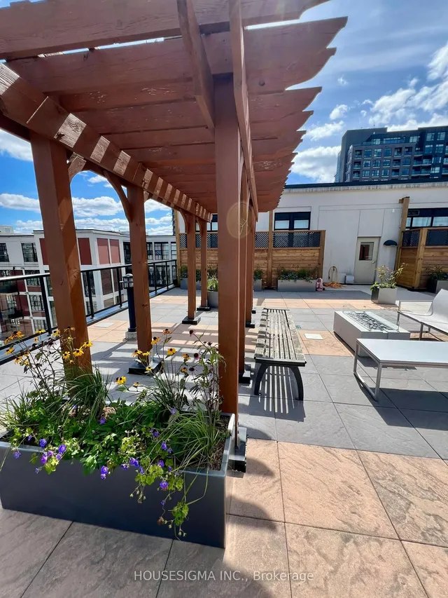 Additional image 23 of 404 King St Unit 109