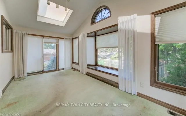 Additional image 32 of 12 Old York Cres