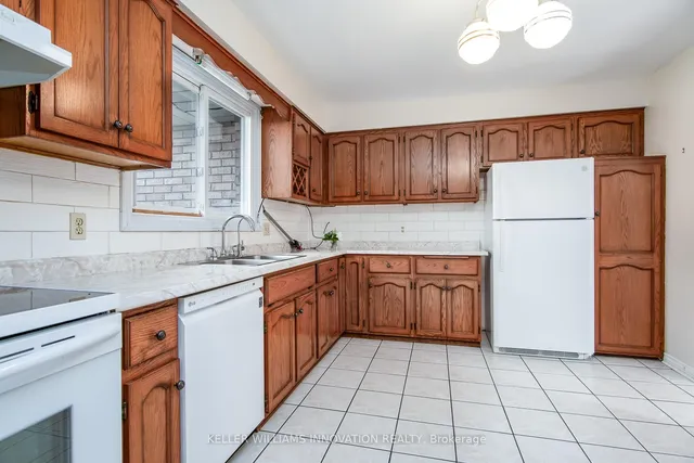 Additional image 20 of 64 Sabrina Cres