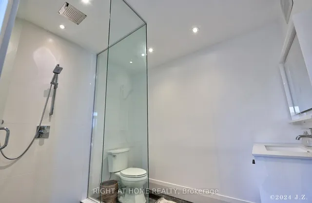 Additional image 32 of 521 Atlas Ave