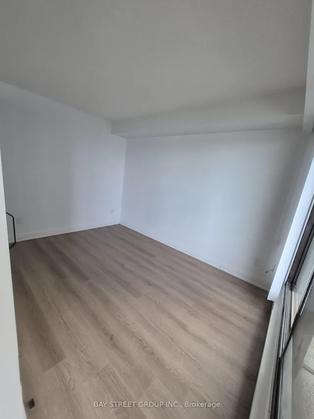 Additional image 5 of 65 Harbour Sq Unit 1305