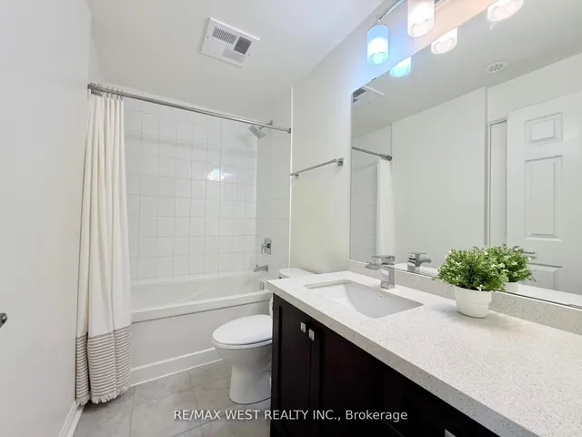 Additional image 15 of 639 Lawrence Ave Unit 310