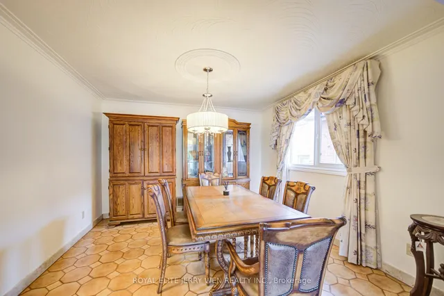 Additional image 6 of 2908 Victoria Park Ave