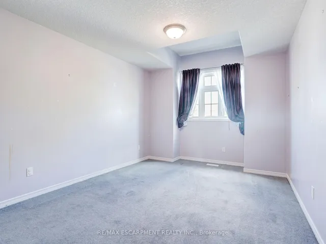 Additional image 31 of 36 Lemon Grass St