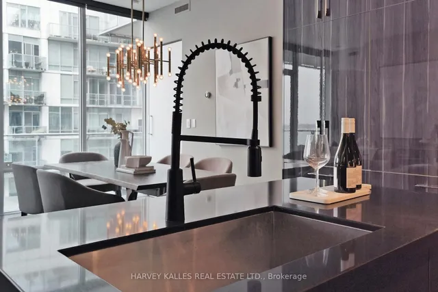 Additional image 21 of 29 Queens Quay Unit 813