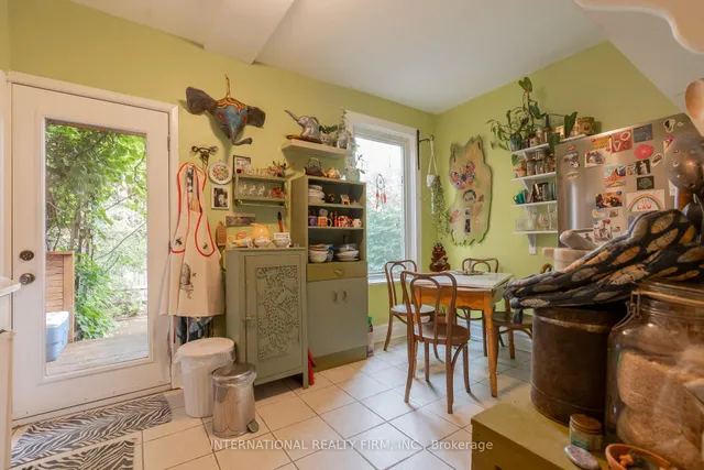 Additional image 11 of 1273 Lansdowne Ave