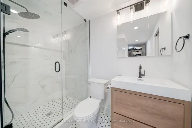 Additional image 26 of 15 Coach Liteway