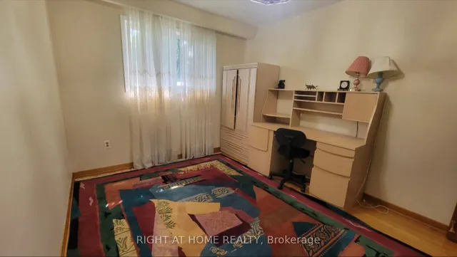 Additional image 9 of 12 Fairglen Ave