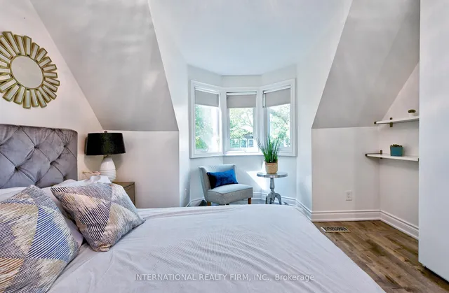 Additional image 24 of 717 Palmerston Ave