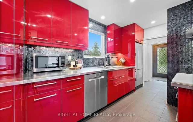 Additional image 18 of 10 Lady York Ave