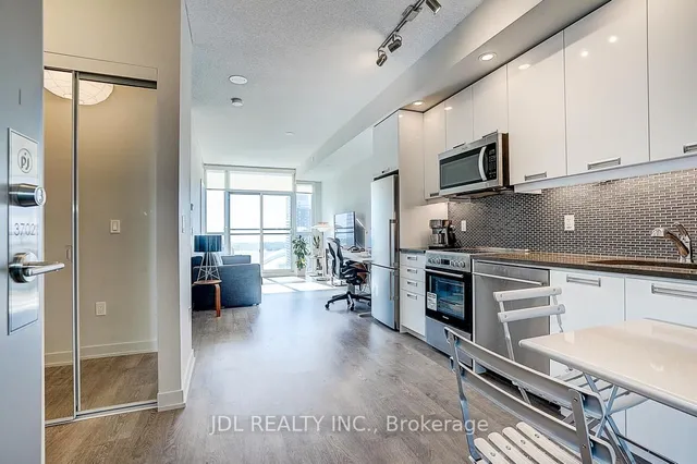 Additional image 7 of 99 John St Unit 3702