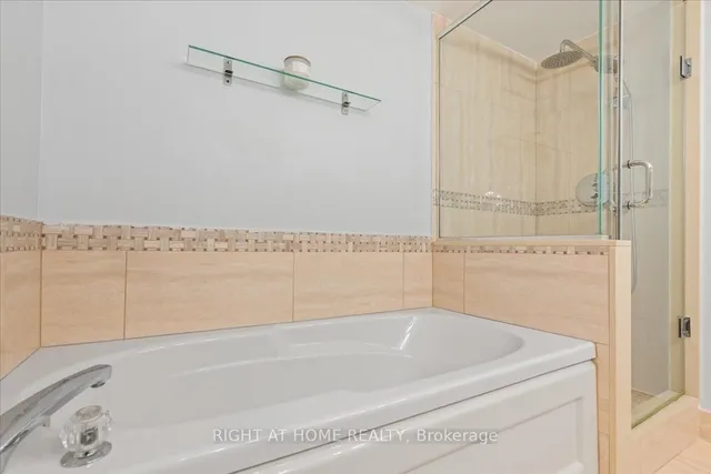 Additional image 23 of 101 Subway Cres Unit 1011