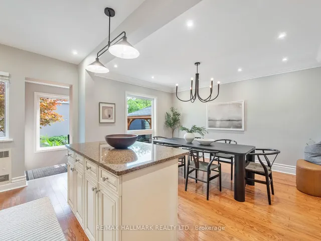 Additional image 10 of 839 Carlaw Ave