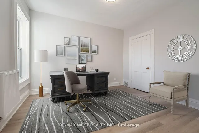 Additional image 28 of 115 Edwin Ave