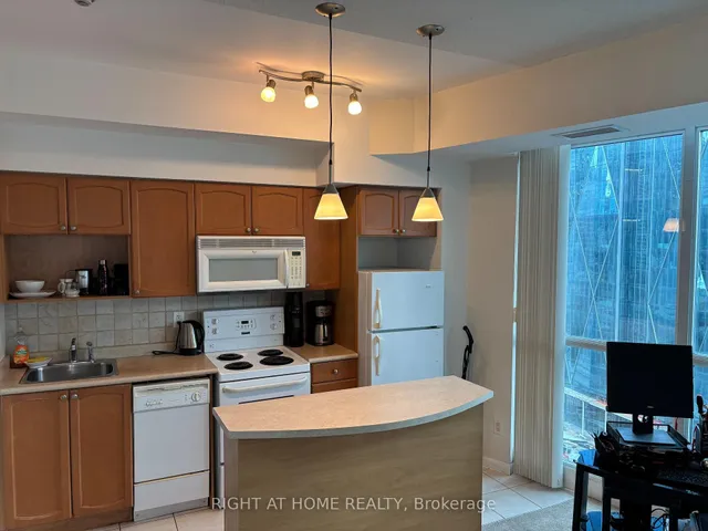 Additional image 7 of 18 Yonge St Unit 2404