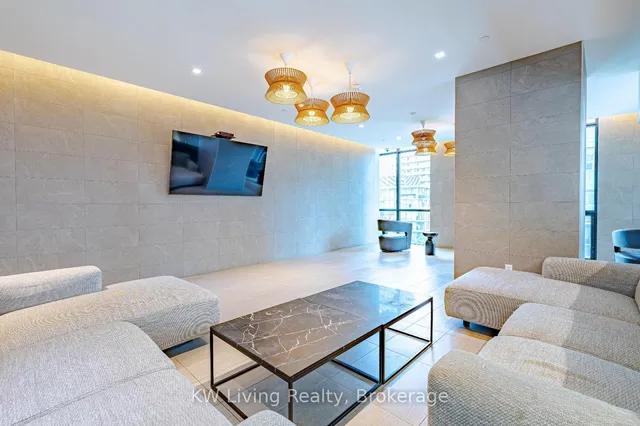 Additional image 4 of 1 Yorkville Ave Unit 4009