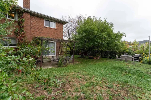 Additional image 47 of 330 Pellatt Ave