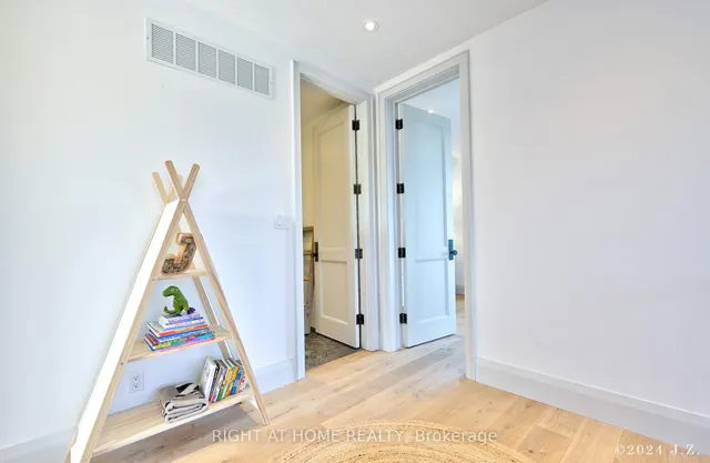 Additional image 30 of 521 Atlas Ave