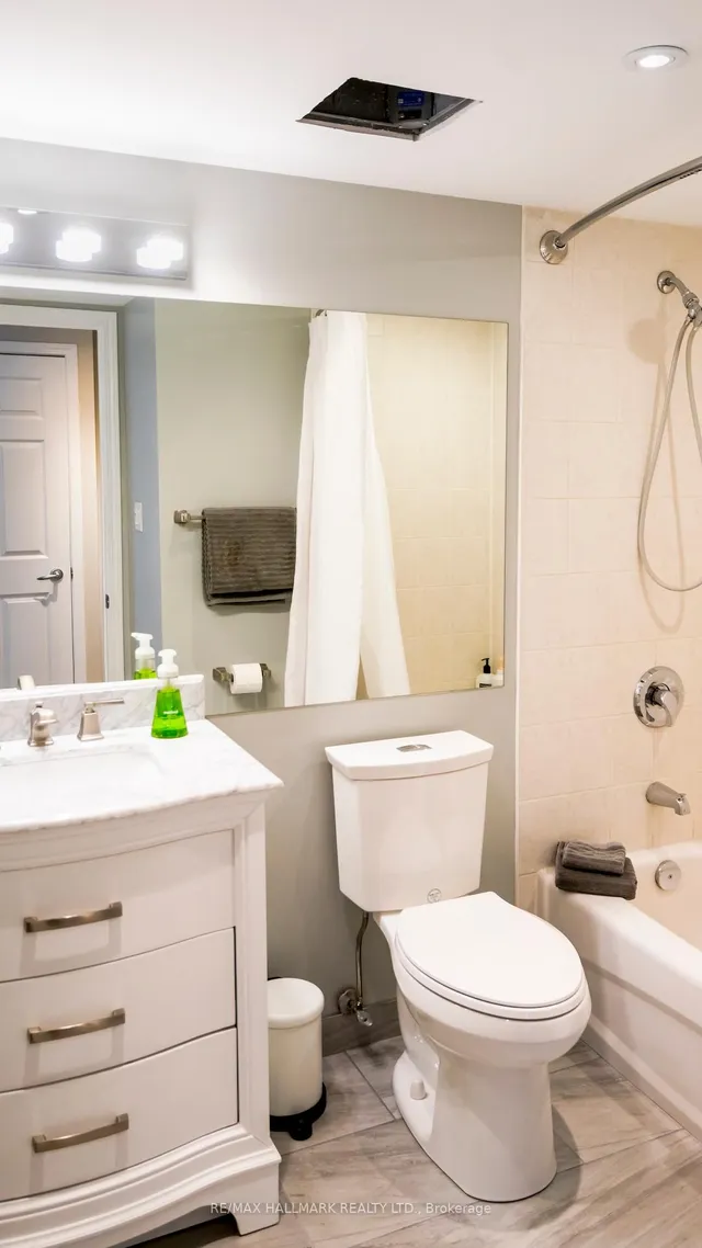Additional image 17 of 230 Queens Quay Unit 2525