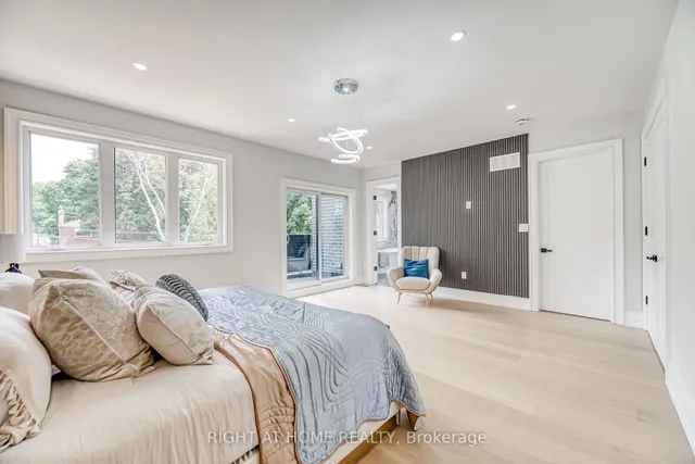 Additional image 24 of 203 Scarboro Cres