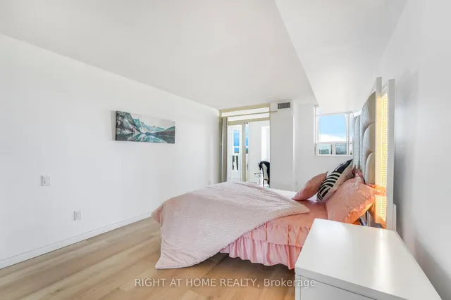 Additional image 11 of 2466 Eglinton Ave Unit 707