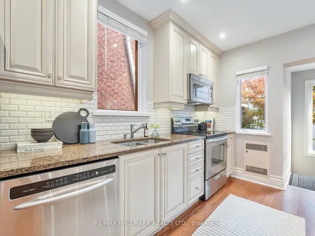 Additional image 9 of 839 Carlaw Ave