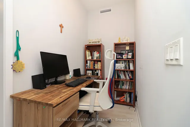 Additional image 6 of 2221 Yonge St Unit 1011